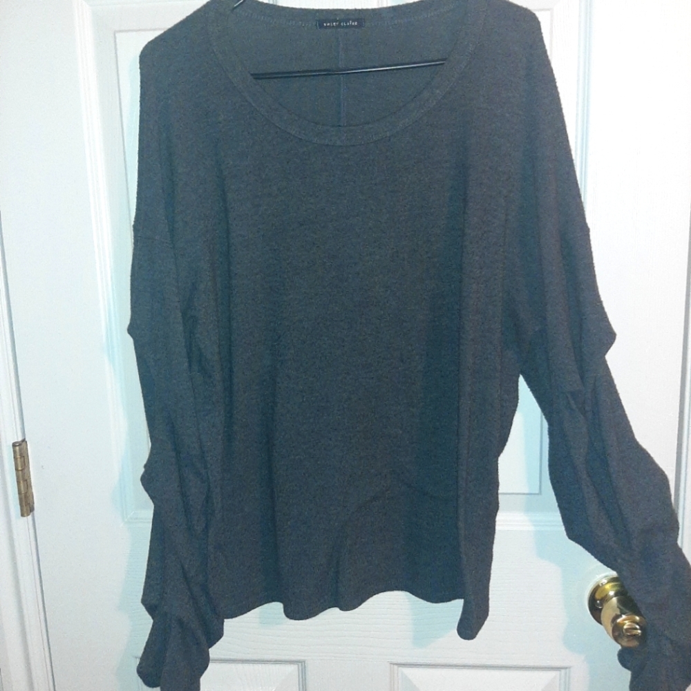 Dark gray with ruffle sleeve sweater XL